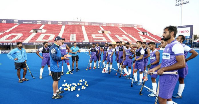 Indian mens hockey team with coach Graham Reid Source Hockey India 696x364