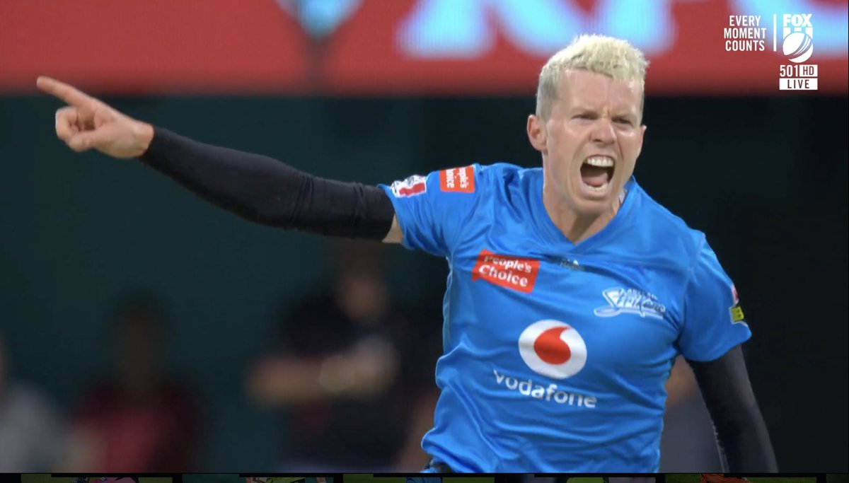 Brisbane Heat remains winless after losing a bizarre one to Adelaide Strikers at Gabba on Wednesday