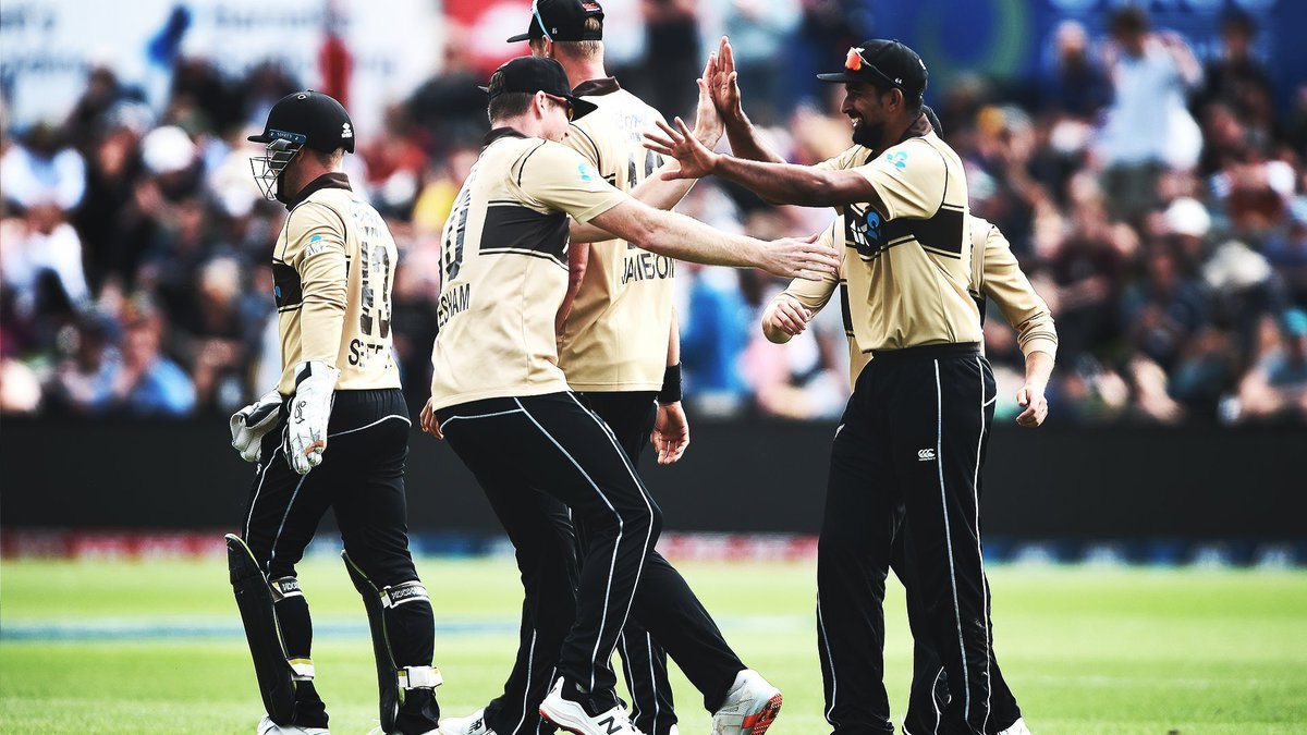 Guptill returns in a destructive form to bash out Australia in a nail biter, NZ leads the T20I series by 2-0