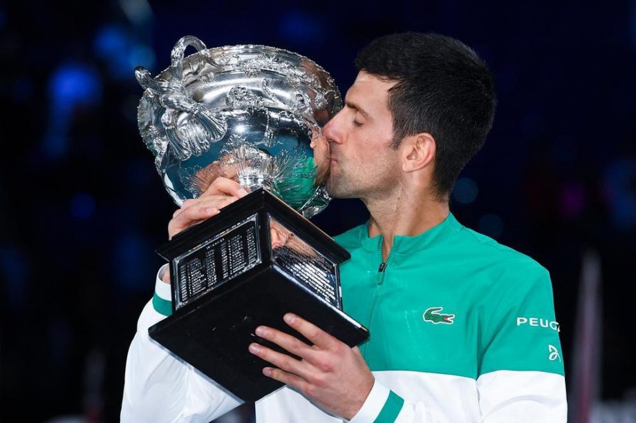 Djokovic holds the cup after the 9th victory on the Melbourne courts
