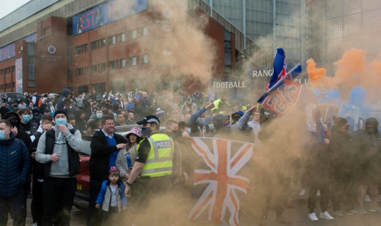 steven gerrard leads parties in ibrox dressing