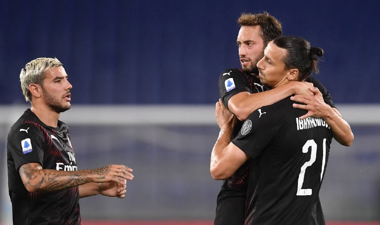 Theo Hernandez, Zlatan Ibrahimovic and Hakan Calhanoglu celebrating the goal