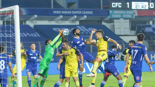 Chennaiyin and Hyderabad share spoils in a frenzied 1-1 draw