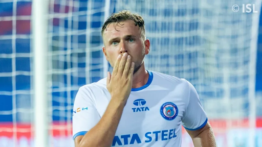 Jamshedpur close down the gap with Hyderabad by defeating NorthEast United 3-2￼