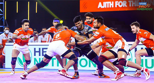 Gujarat Giants edges past U Mumba in a thriller to make it into the playoffs￼