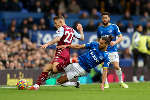 Aston Villa Edges Everton 3-2 in Thrilling Comeback at Villa Park