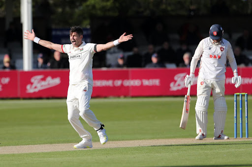Sam Cook’s five-for gives Essex the advantage as James Anderson finds his groove