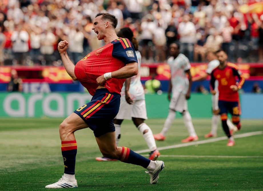Fabian Ruiz celebrates his goal against Belgium
